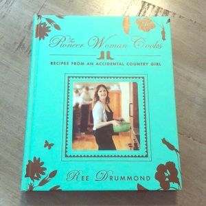 The Pioneer Woman Cooks (Cookbook)